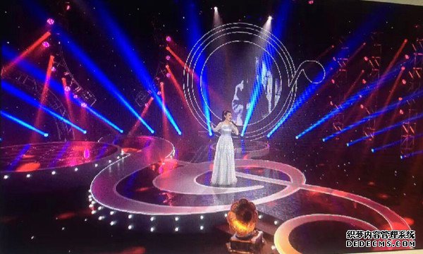 肖文莉仙女范儿亮相《放歌中国》向经典致敬